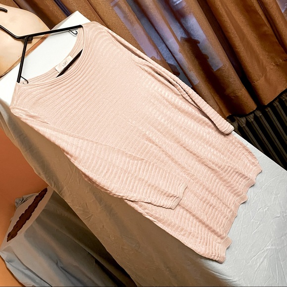 🔥3 for $23🔥 ⭐️🌸 Creamy Lightweight Loft 3/4 Sleeve Sweater 🌸⭐️ - Picture 1 of 6